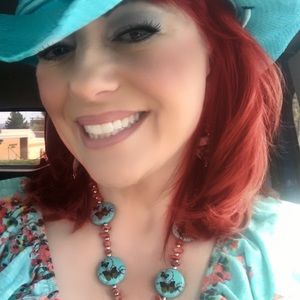 Meet your Posher, Lori